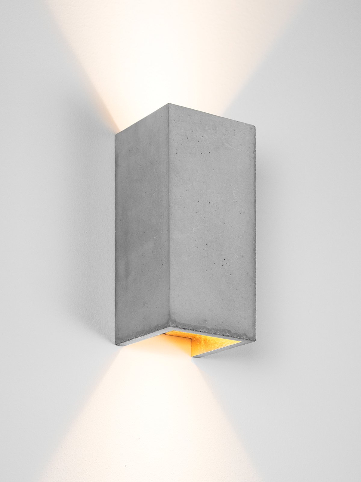 B8] Wall lamp cubic gold up and down light